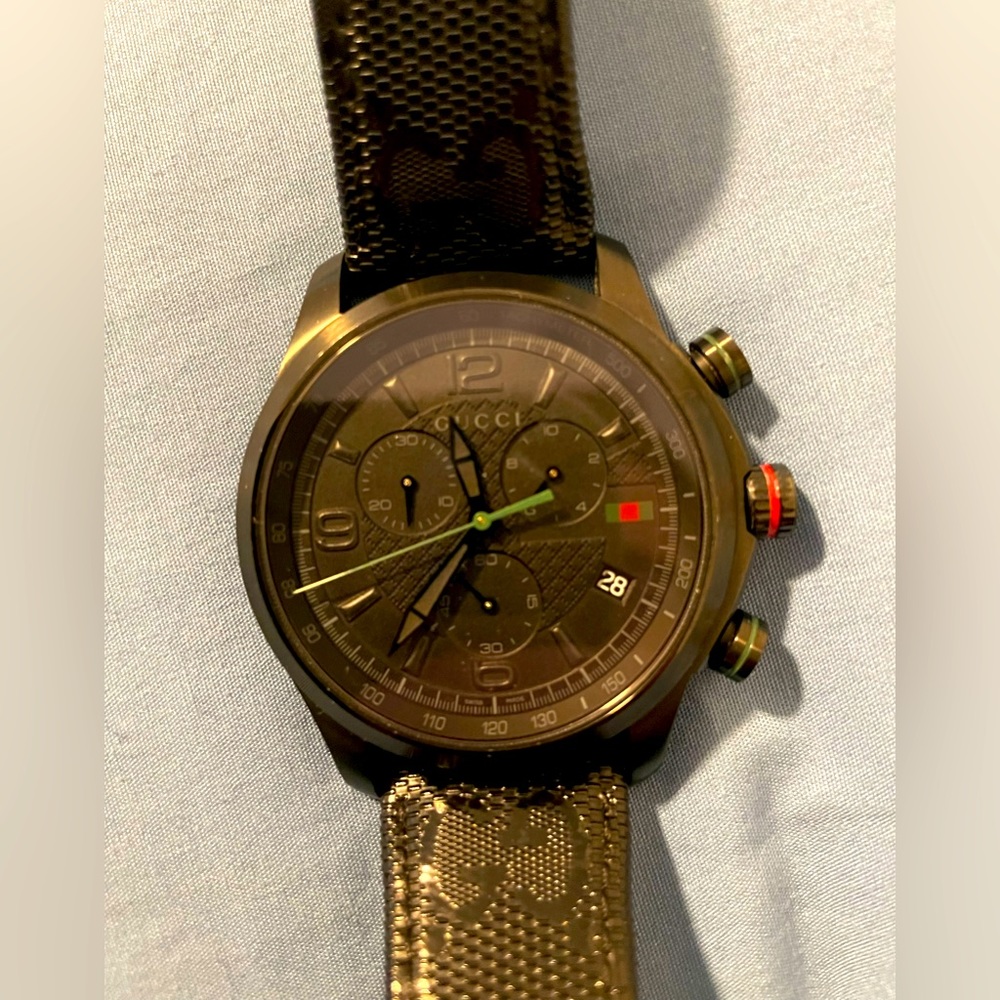 Gucci Gun Metal Black Men's Chronograph Watch 42mm
